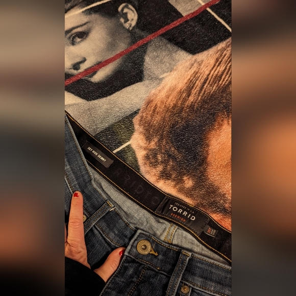 Sky high skinny torrid premium Plus 20 stretchy medium blue jeans pre-owned - Picture 8 of 9